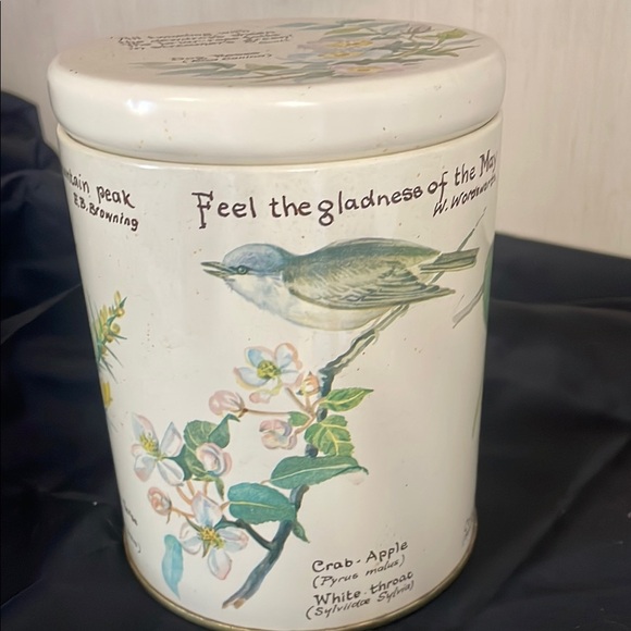 Floral Botanical Storage Tin - Picture 2 of 3